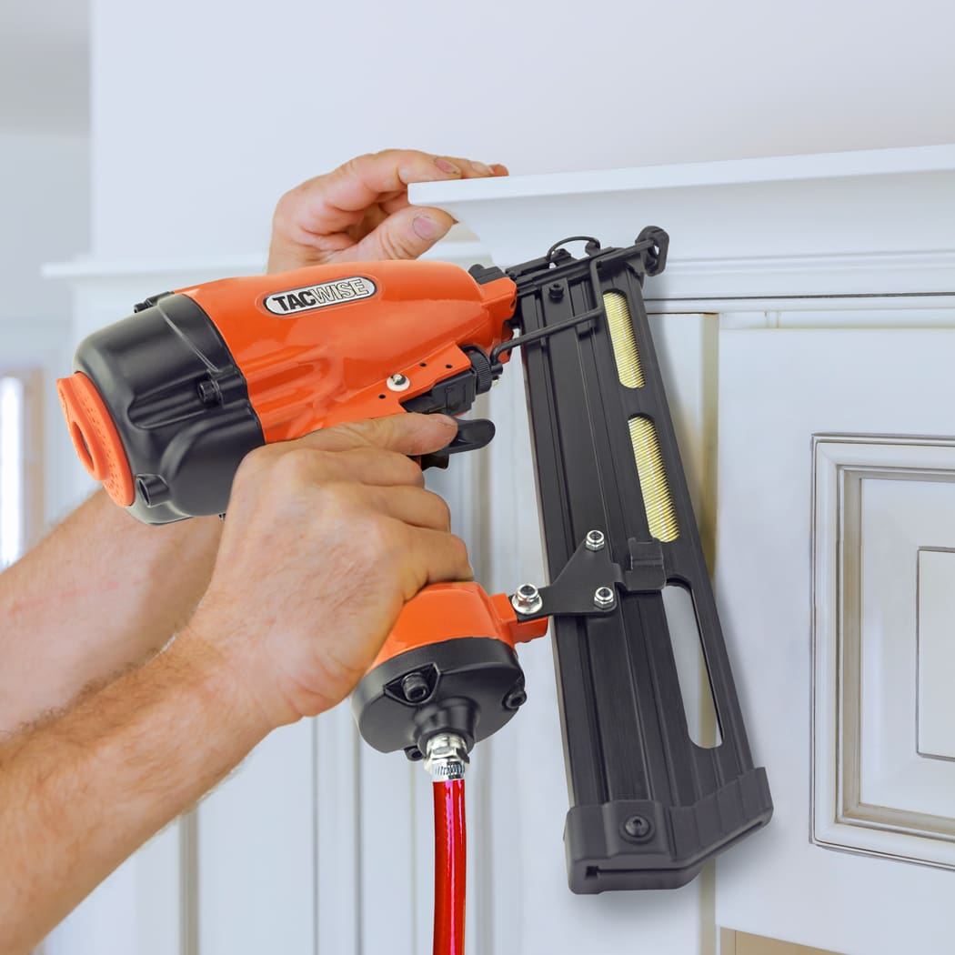 Tacwise GDA64V2 Air 15G DA Angled Finish Nailer (32-64mm) - Image 4